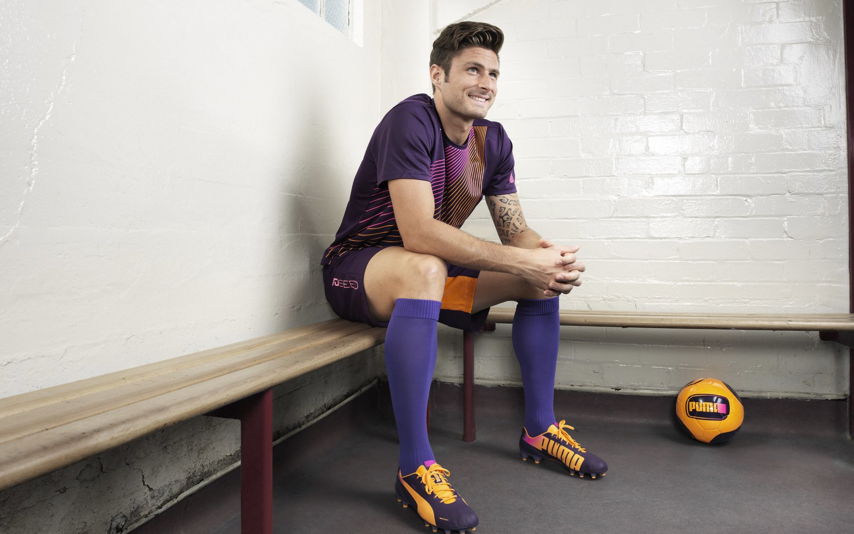 打破常规打法的球队战术特点，打破常规猜一个字